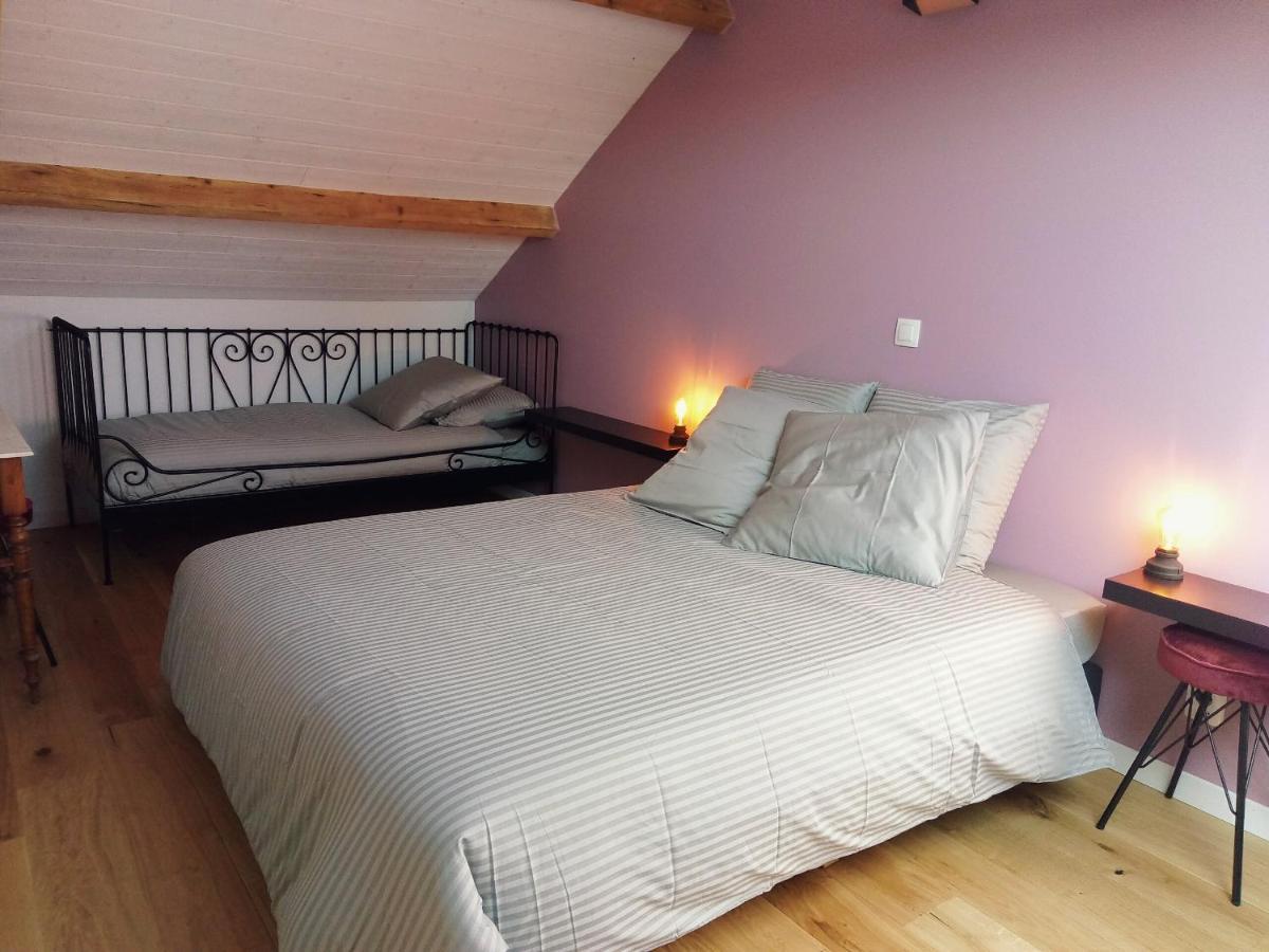 Chambres D'Hotes Quatre Mains Saint-Priest-des-Champs Bagian luar foto