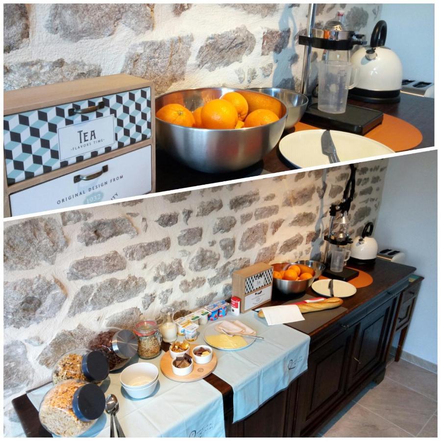 Chambres D'Hotes Quatre Mains Saint-Priest-des-Champs Bagian luar foto