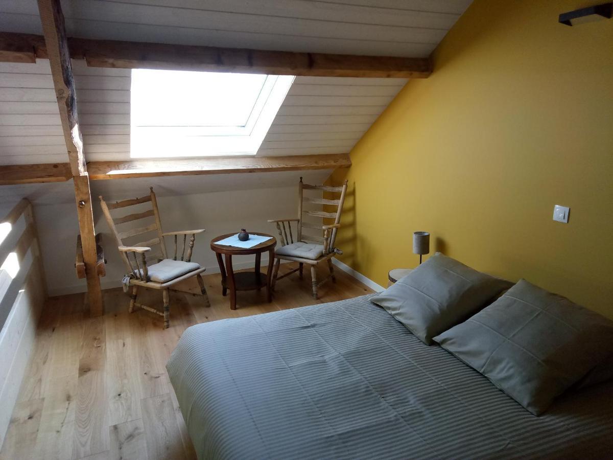 Chambres D'Hotes Quatre Mains Saint-Priest-des-Champs Bagian luar foto