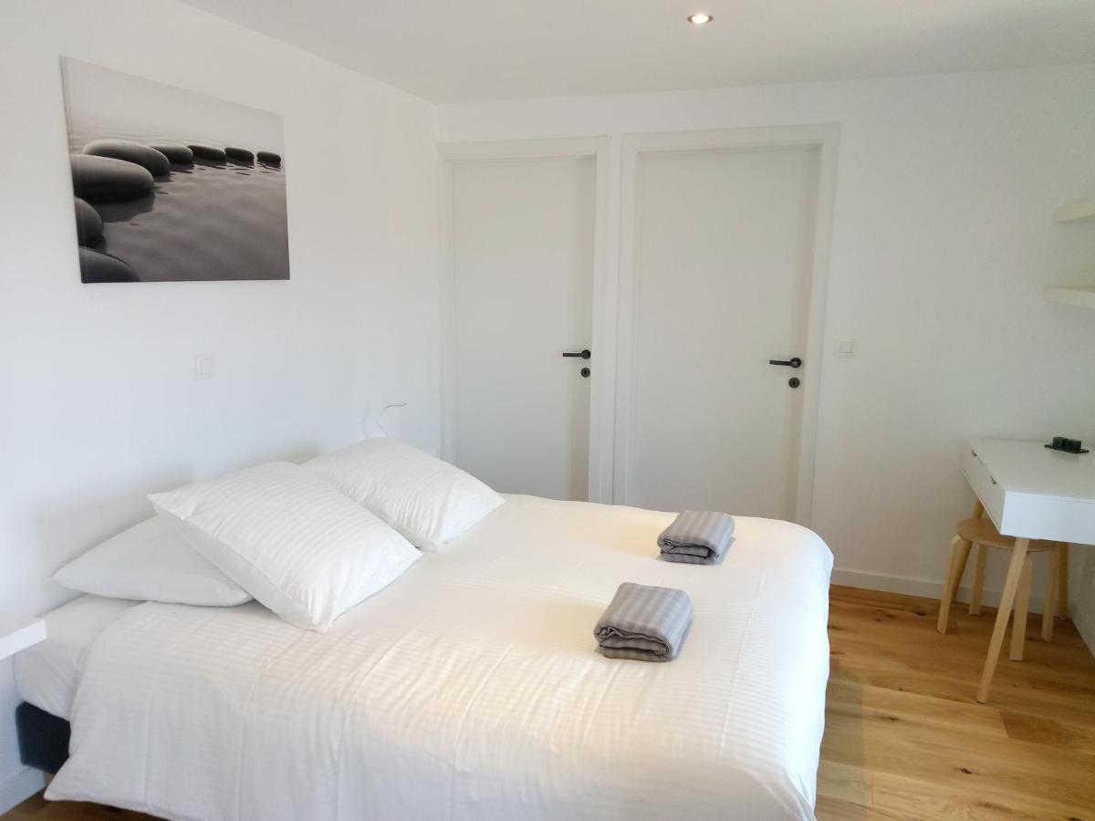 Chambres D'Hotes Quatre Mains Saint-Priest-des-Champs Bagian luar foto