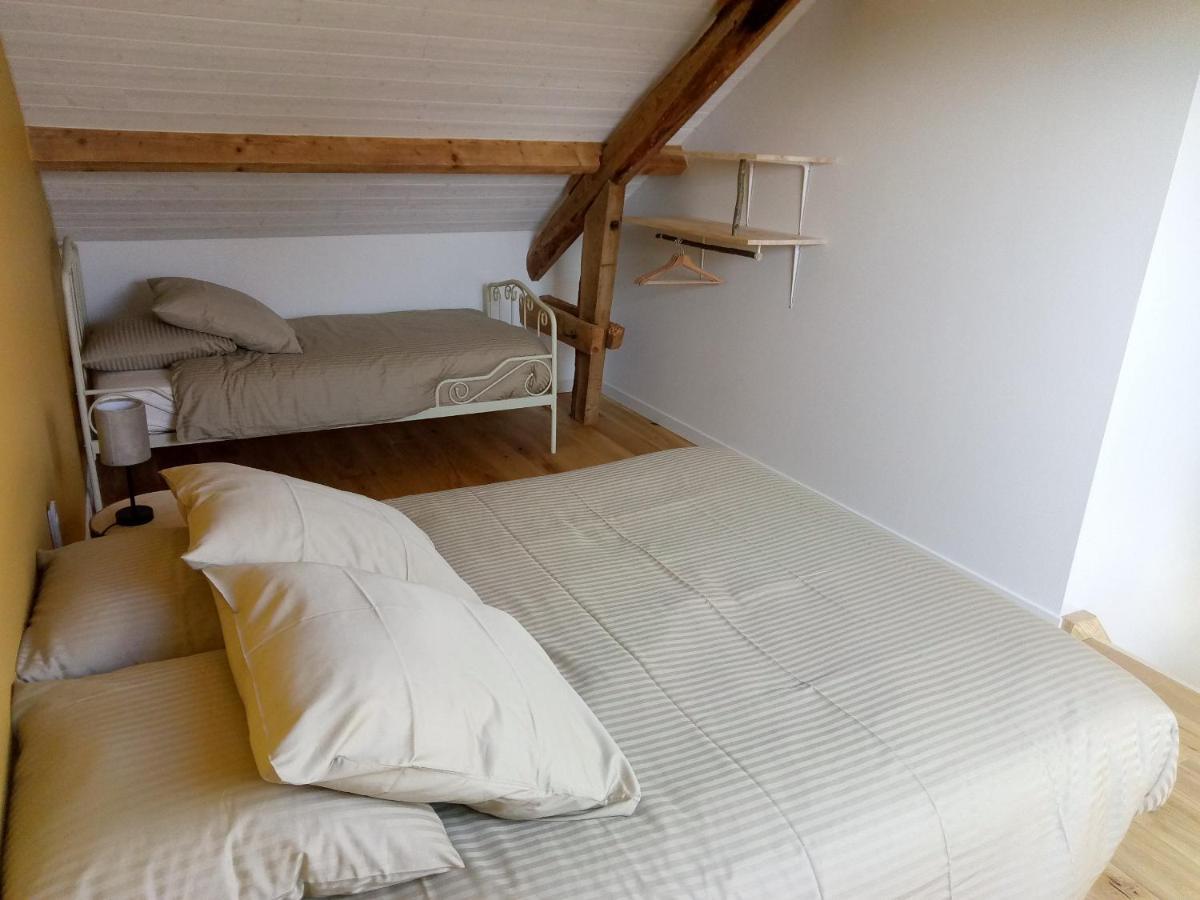 Chambres D'Hotes Quatre Mains Saint-Priest-des-Champs Bagian luar foto